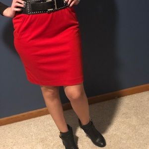 Donna Ricco red skirt size M
